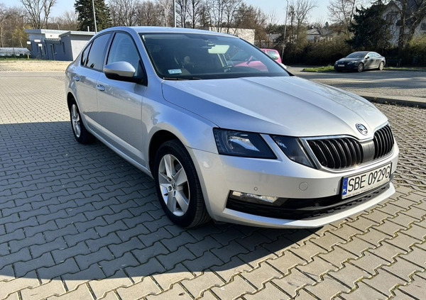 Skoda Octavia cena 52000 przebieg: 154000, rok produkcji 2017 z Czeladź małe 106